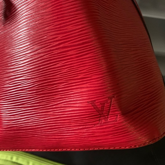 Louis Vuitton Red Epi Noe Bag - Picture 7 of 17